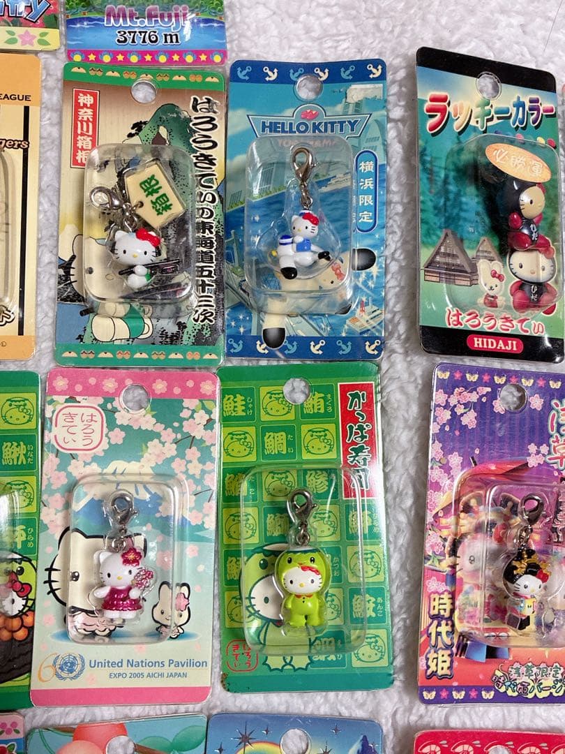 【期間限定セール】ご当地キティファスナーマスコットまとめ売り根付ストラップ他