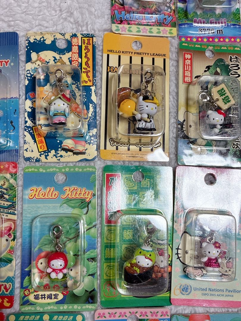 【期間限定セール】ご当地キティファスナーマスコットまとめ売り根付ストラップ他