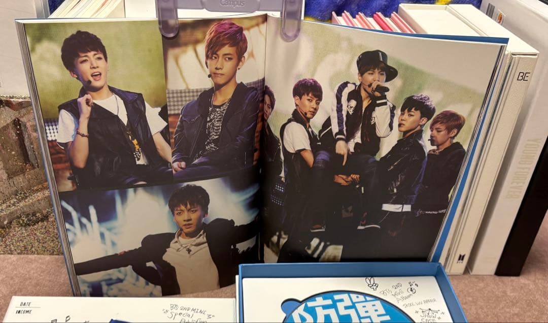 BTS アルバム　33枚　トレカ・ポストカード　49枚　纏め売り