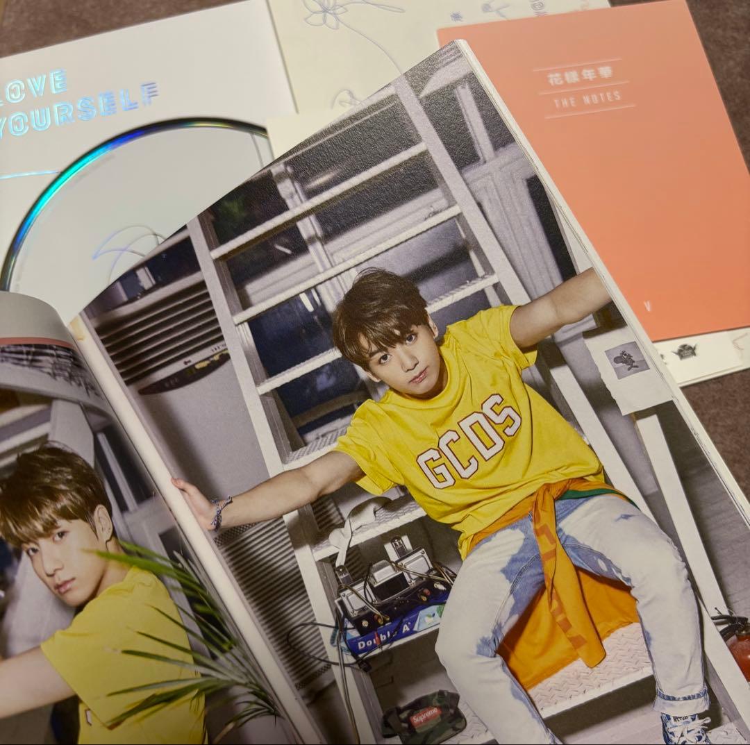 BTS アルバム　33枚　トレカ・ポストカード　49枚　纏め売り