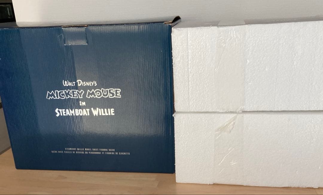 【未使用】ミッキー モデルシートフィギュアシーン限定モデル／陶器製／箱付き