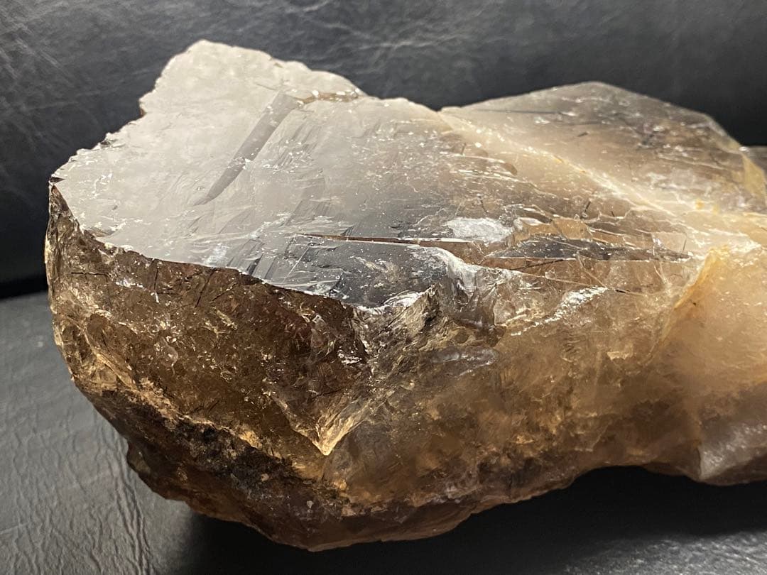 ザギ水晶　ザギマウンテンクォーツ 1914g