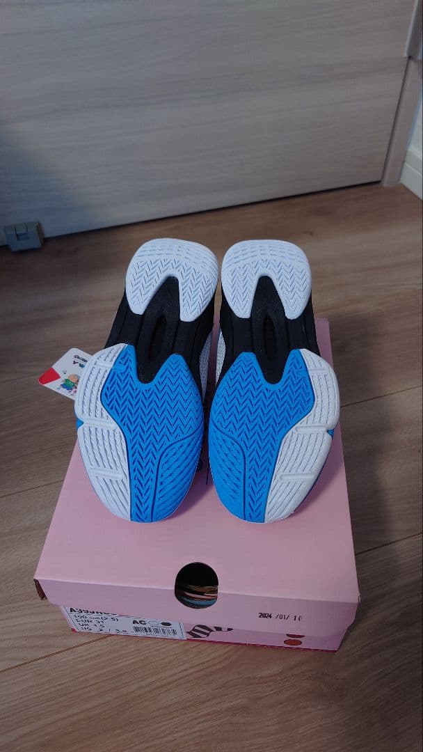 バドミントンシューズ クレヨンしんちゃんコラボカラー