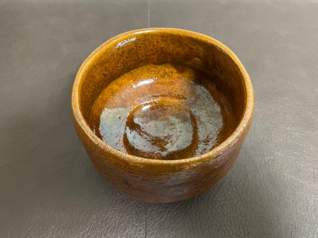 大樋年郎　十代大樋長左衛門　茶碗　飴釉　共箱　共布　栞　茶道具