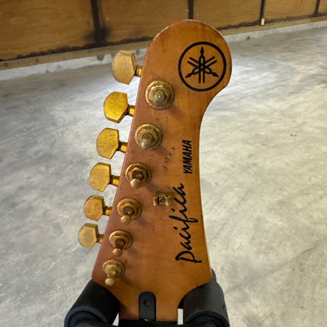 Yamaha Pacific ブラックエレキギター