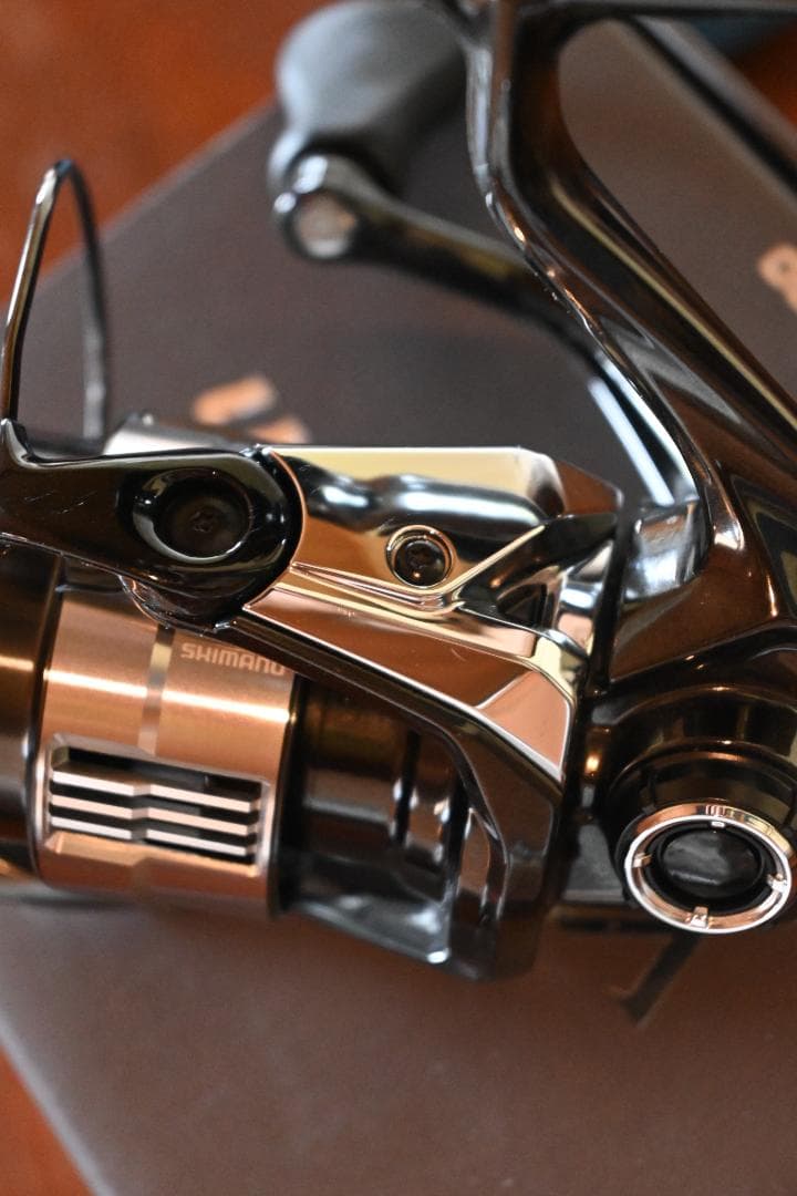 美品 23 ヴァンキッシュ 2500s シマノ リール