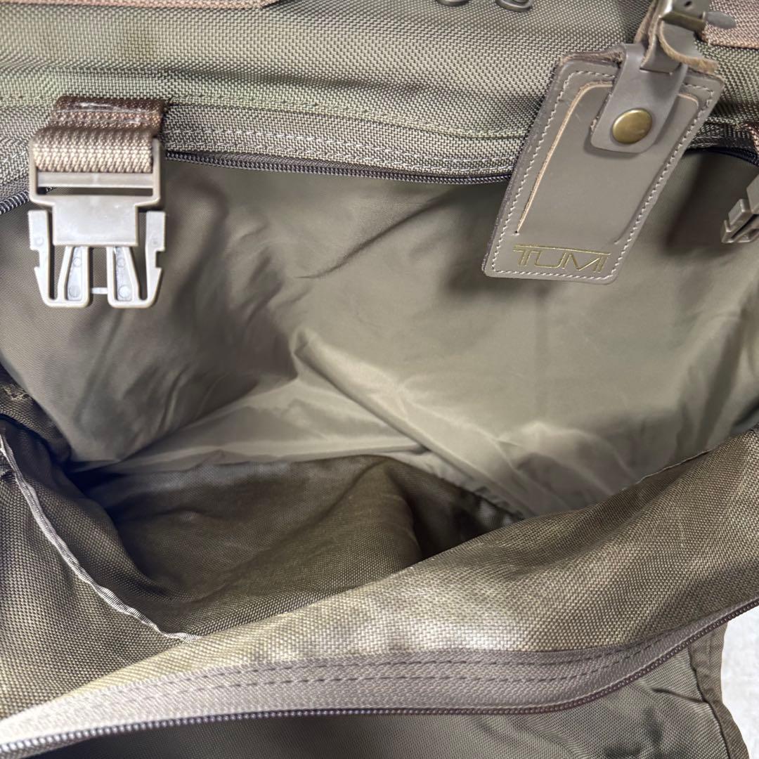 TUMI ガーメントバッグ オリーブグリーン