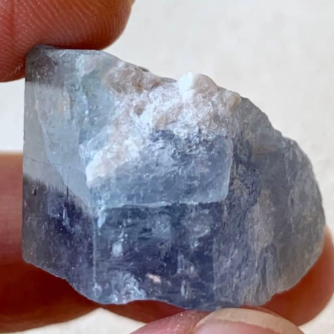 バイカラーベリル原石15/青紫み多め穴あき