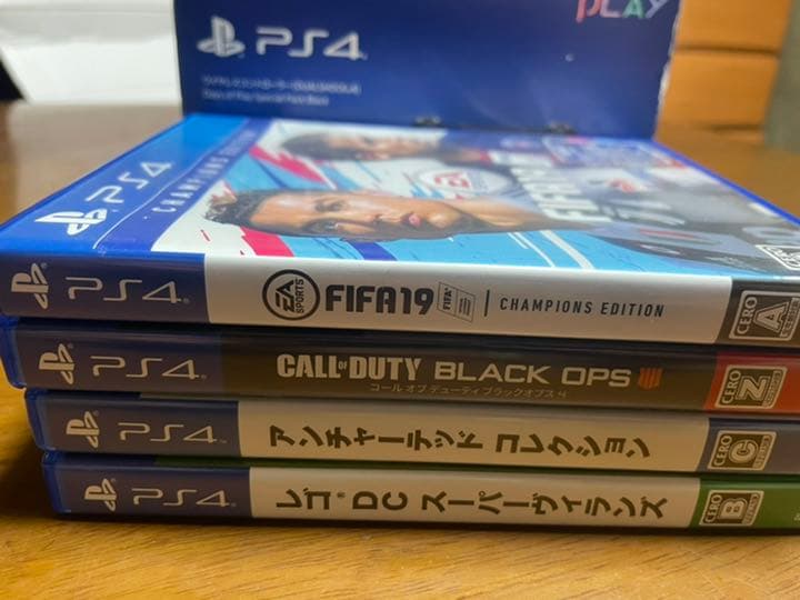 PLAYSTATION 4 pro white 1 TB コントローラー2台付き