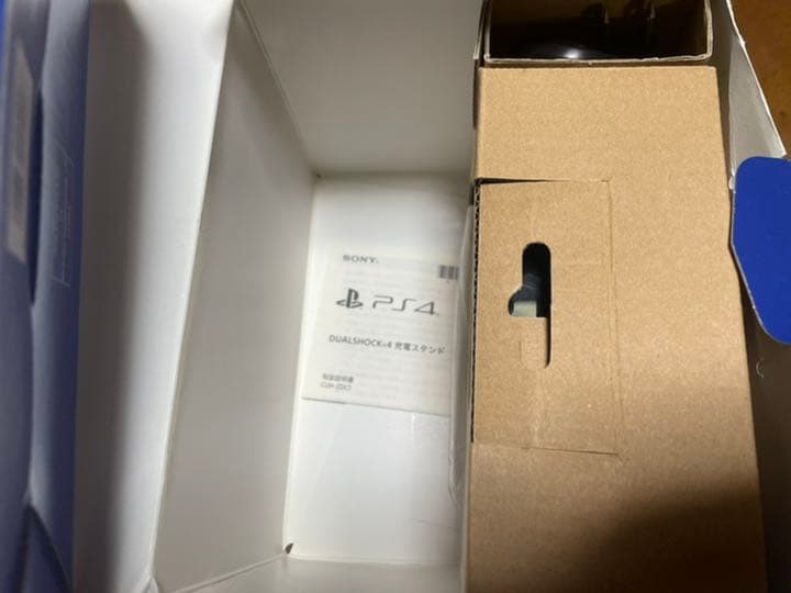 PLAYSTATION 4 pro white 1 TB コントローラー2台付き