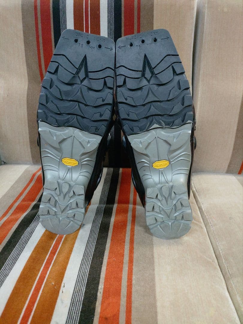 SCARPAt4テレマーク ブーツ