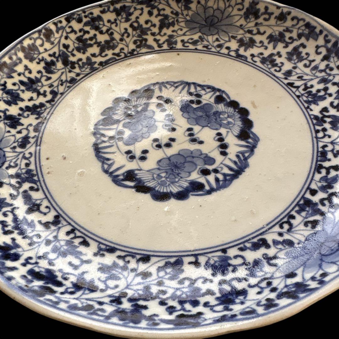 伊万里 有田 染付 印判 大皿 花唐草 見返し唐草 見込花丸 牡丹菊 二重圏線