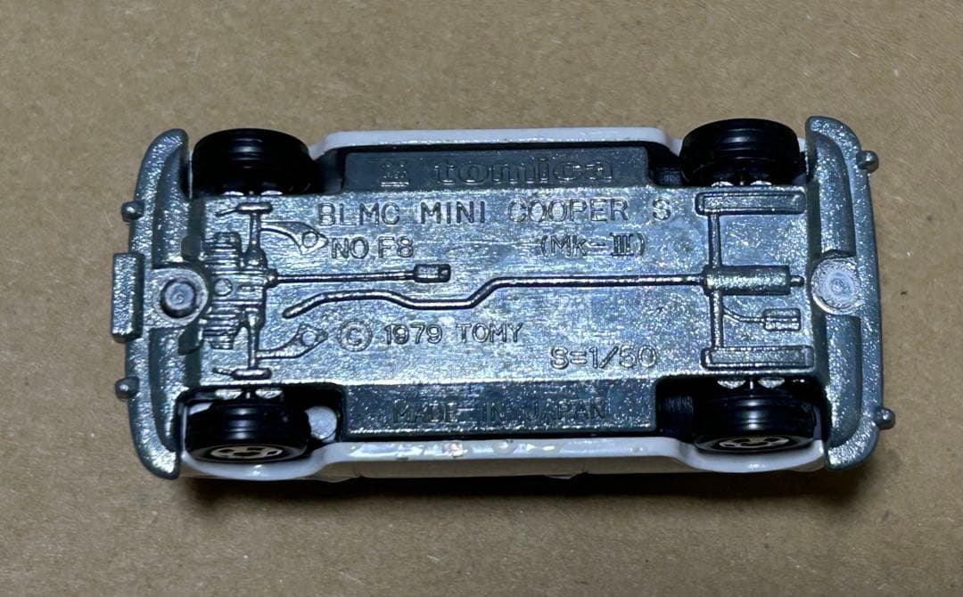 トミカ ミニクーパー 輸出仕様 アイボリー