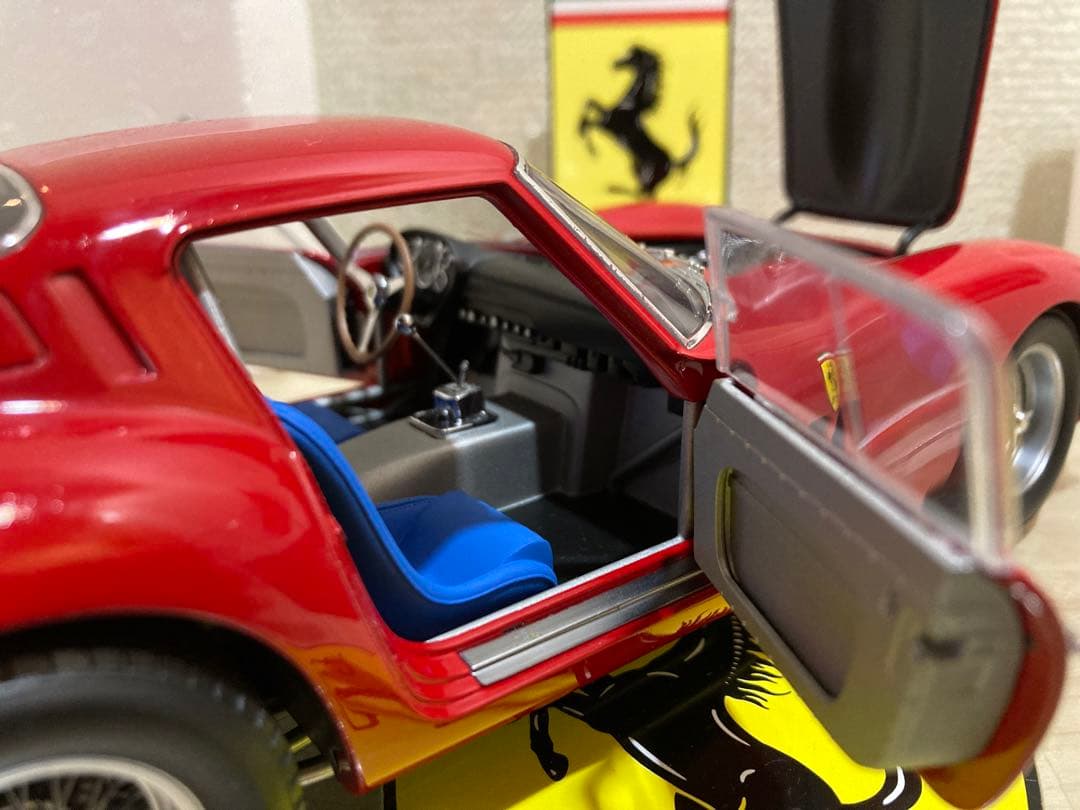 ミニカー FERRARI 250 GTO 1:18