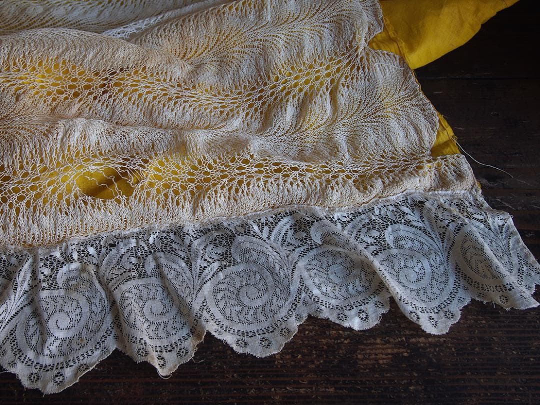 ニッティングレース ベッドカバー 209c×185c+縁飾り 間仕切り/K368