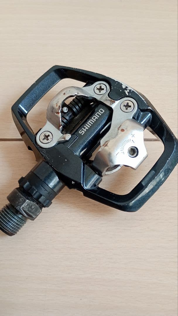 SPDサイクルシューズとSPDビンディングペダル（クリート付）のセット