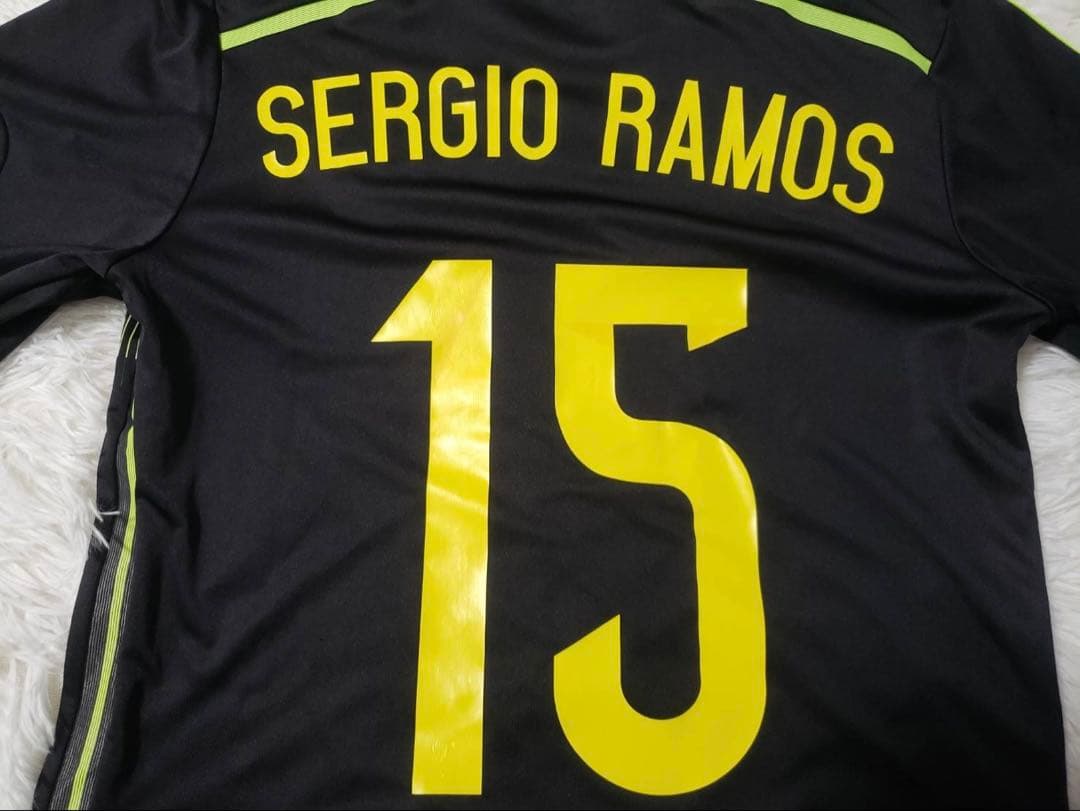 希少 正規品 スペイン代表 アウェイ 14/15 セルヒオラモス　Mサイズ
