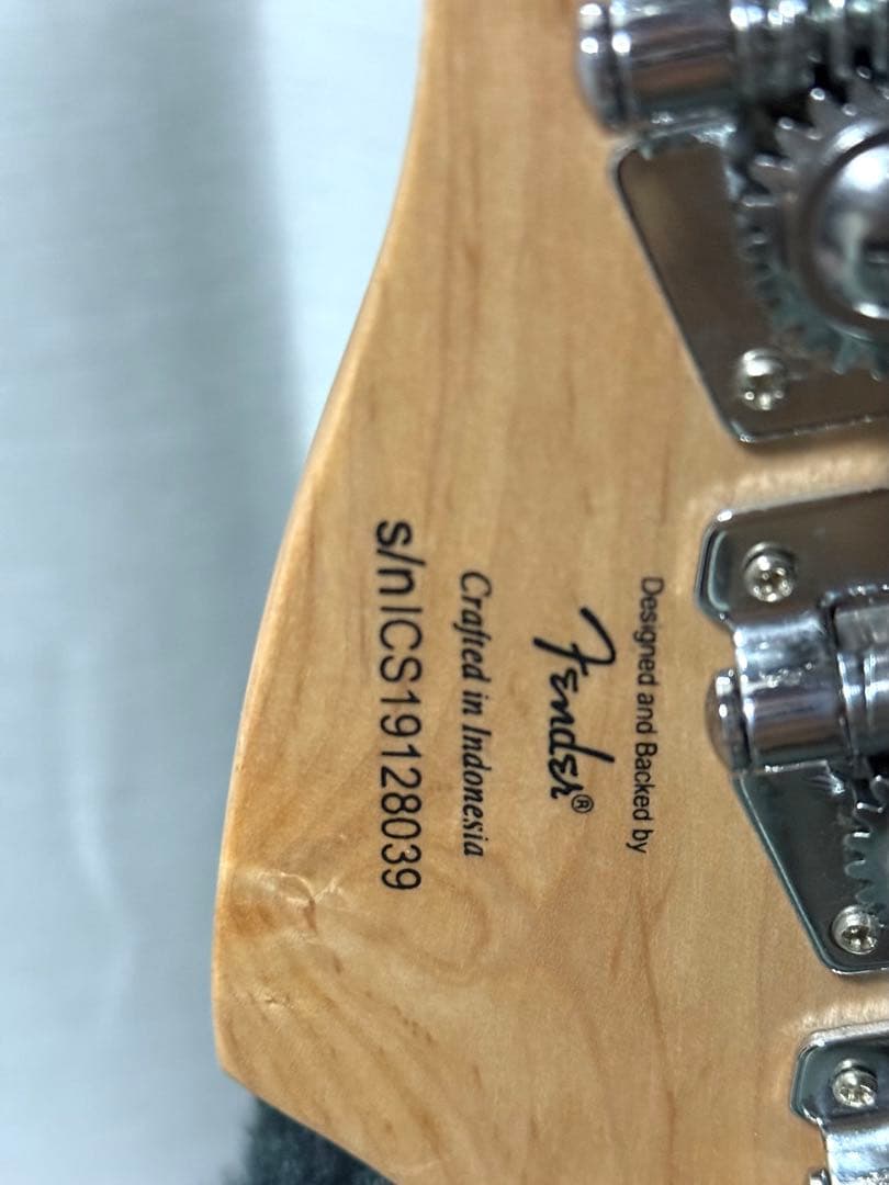 ベース Squier Affinity JAZZ BASS