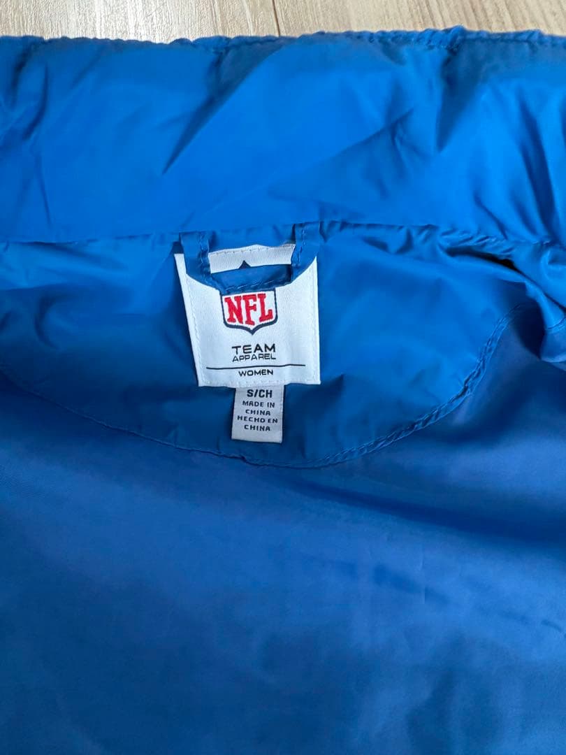 NFLデトロイトライオンズ　パフベスト　防寒　【新品未使用】