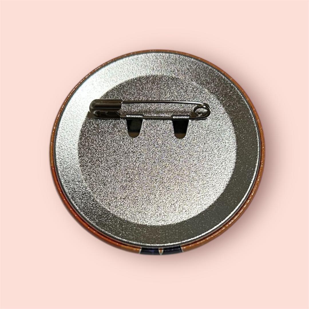 希少　呪術廻戦　虎杖悠仁　冬の日　ミニキャラ　缶バッジ　やや汚れ有り