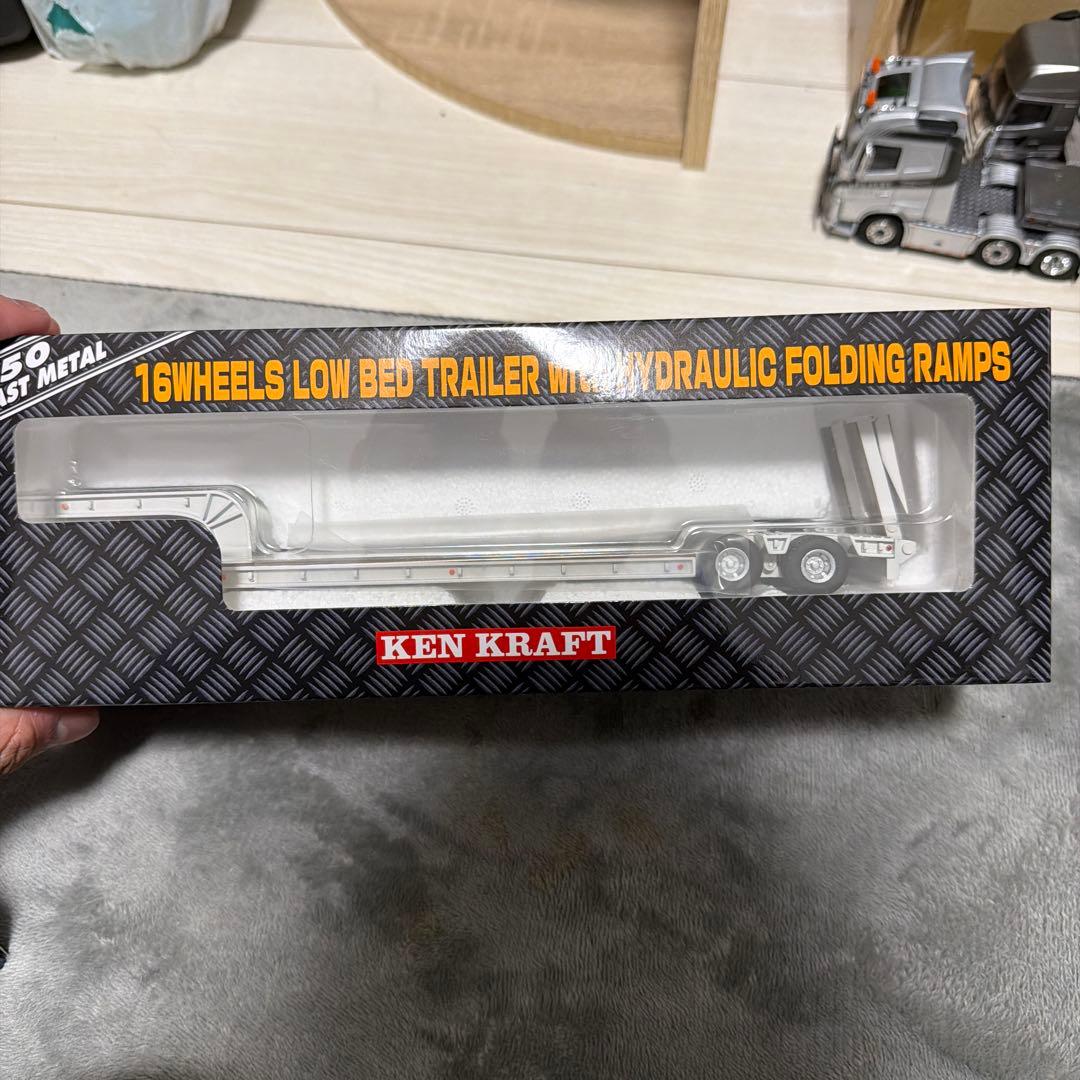 重機ケンクラフトトレーラー白セットとコマツPC450セット