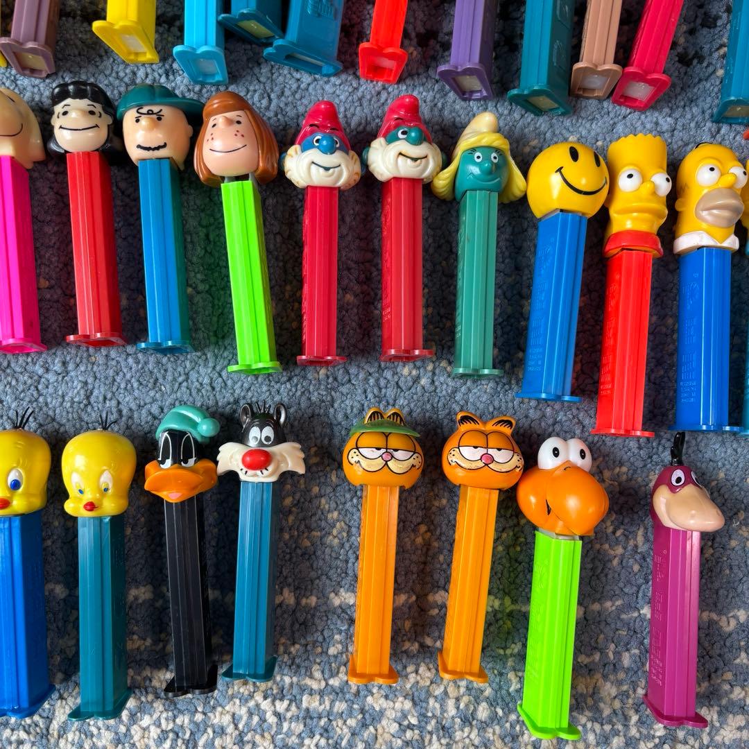 大量まとめ売り　ペッツ　PEZ ディスペンサー　82本
