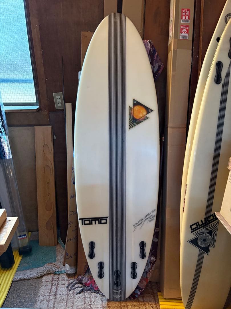 TOMOサーフボード　 ハイドロショートワイド