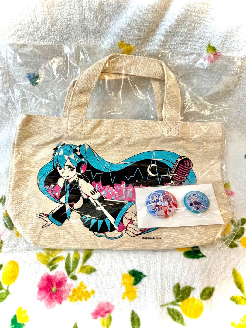 ファミマコラボ♪ 初音ミク✨　ラスト賞フィギュアとトートバッグセット♪