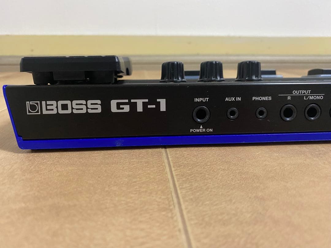 【箱説・ACアダプター付属】BOSS GT-1 エレキギター　マルチエフェクター