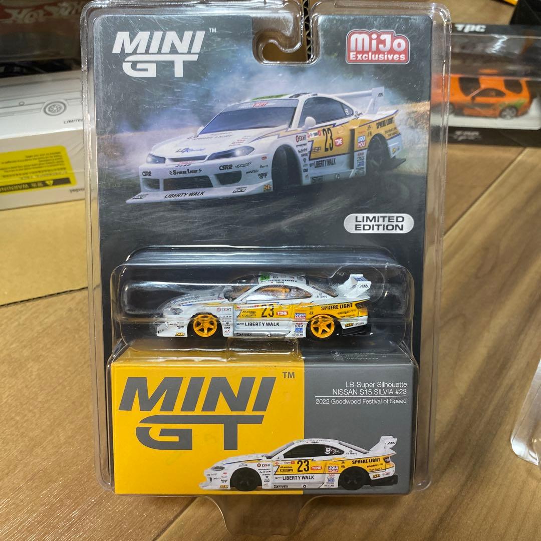 MINI GT Nissan S14 Silvia 23 チェイス
