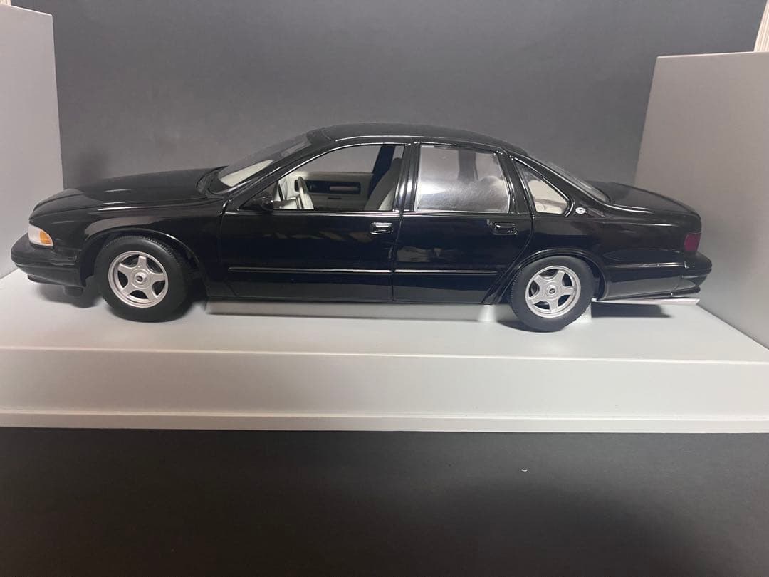 UT models Chevrolet Impala SS 1/18 インパラ