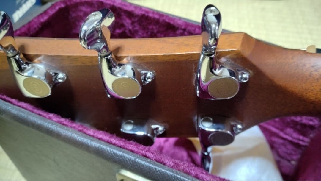 97年製 Taylor 710 セミヴィンテージ Fishmanピエゾ