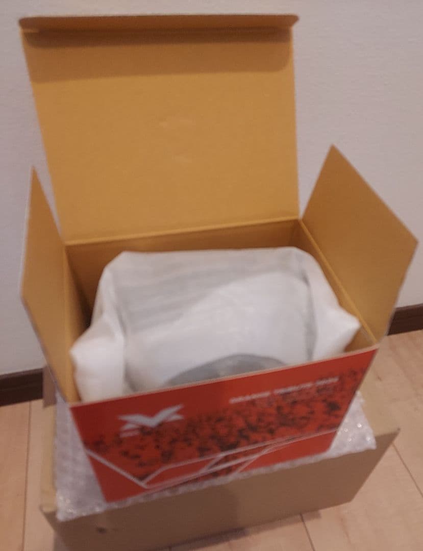 【新品未使用】フェルスタッペン オレンジトリビュートヘルメット1/2スケール