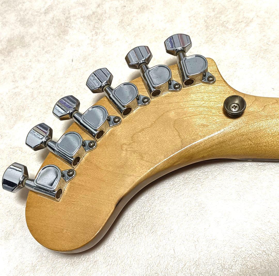 【美品】ZO-3 レッド アンプ内蔵ミニギター ヘッドフォン端子付き！！