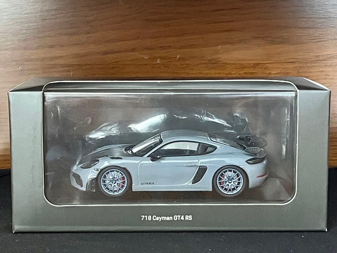 1/43 ミニチャンプス ポルシェ 718 ケイマン GT4 RS グレー