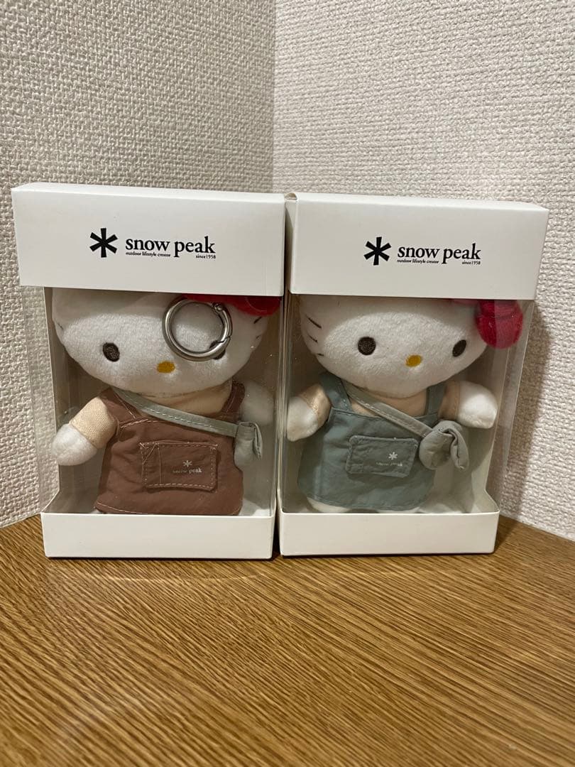 ハローキティ　韓国限定 peak コラボ　キーリング2点セット