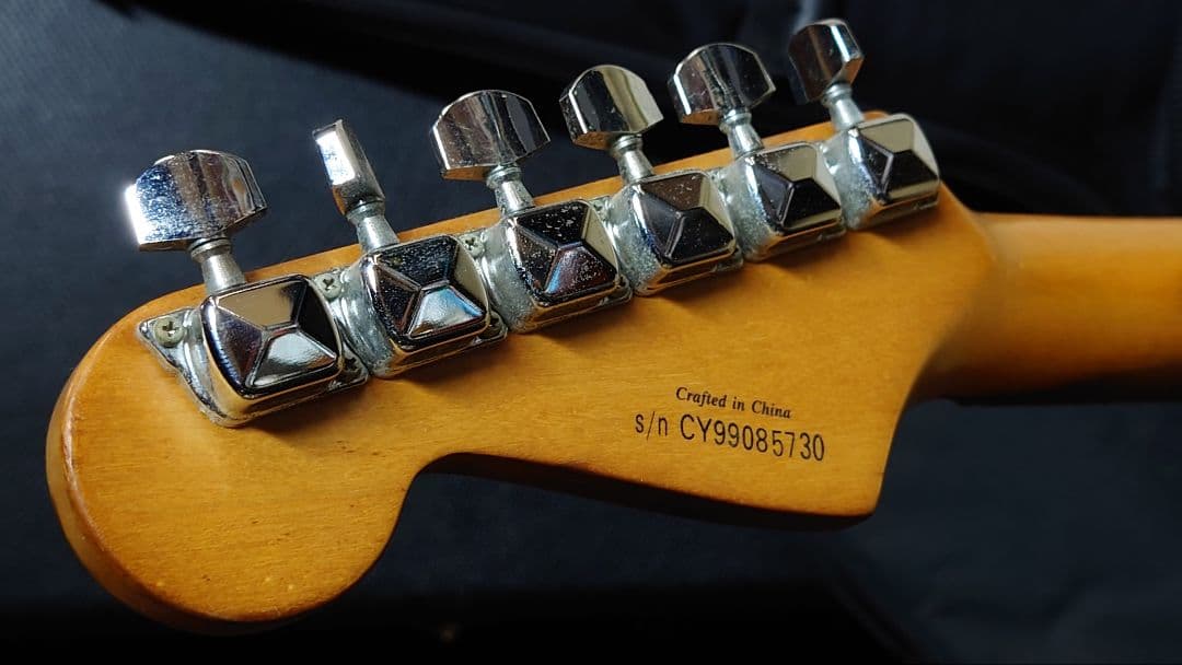 スクワイヤー ストラトキャスター メイプルネック