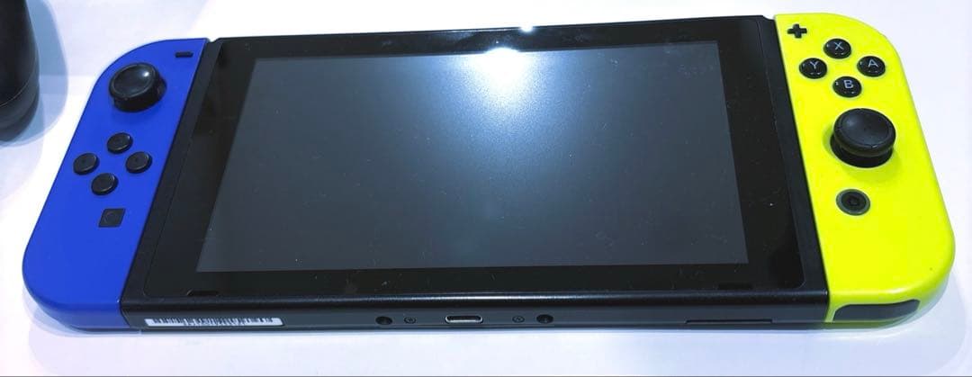 【中古品】Nintendo Switch本体&ジョイコン&ドック