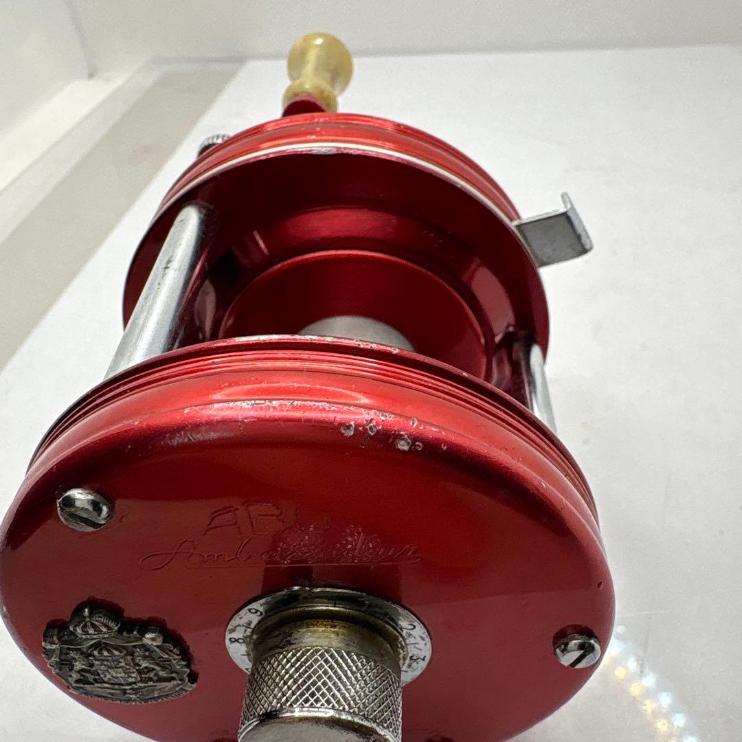 ABU Ambassadeur 5000 レッドベイトリール