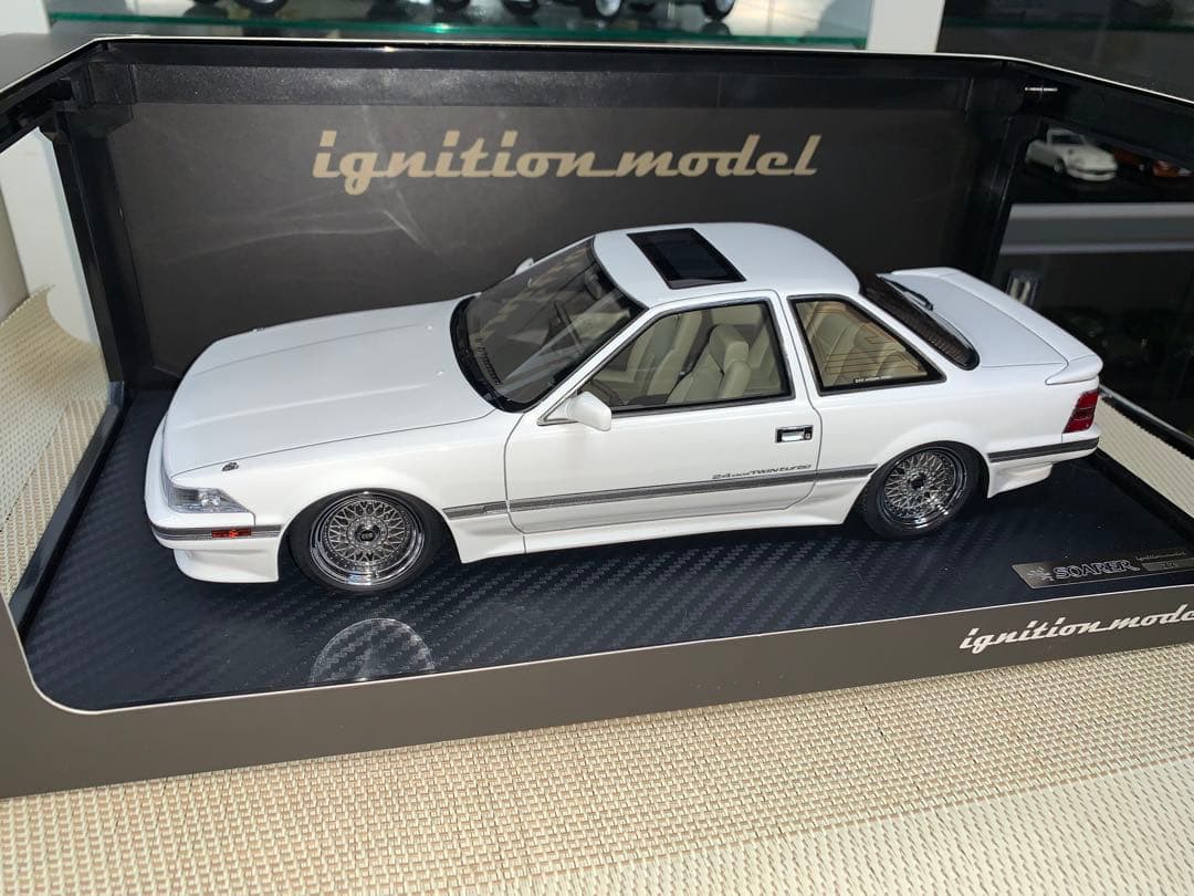 イグニッションモデル 1/18 トヨタ ソアラ2.0ツインターボL
