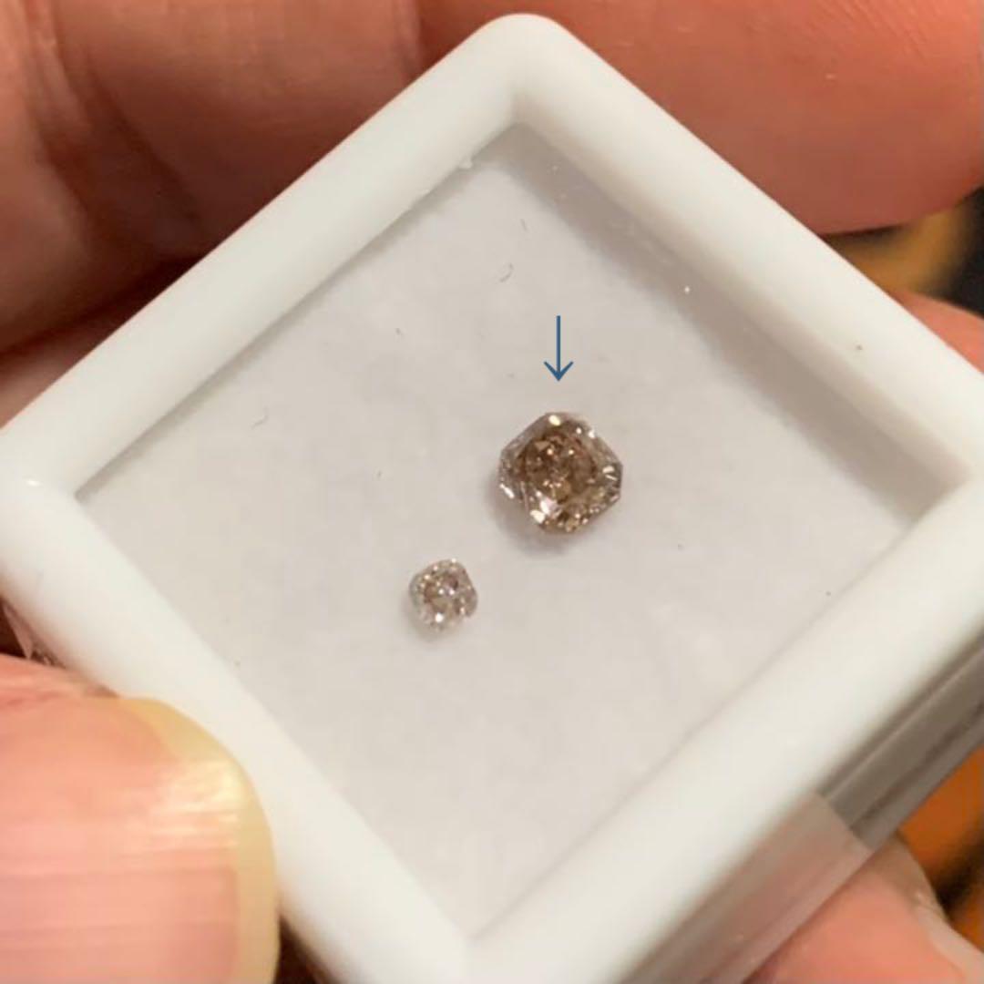 プチプラ！カラーダイヤモンド0.4ctクッションシェイプ