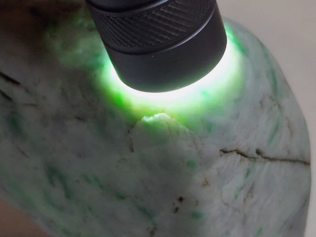 緑白灰 357g 翡翠 ヒスイ 原石 鑑賞石 自然石 誕生石 鉱物 鉱石 水石