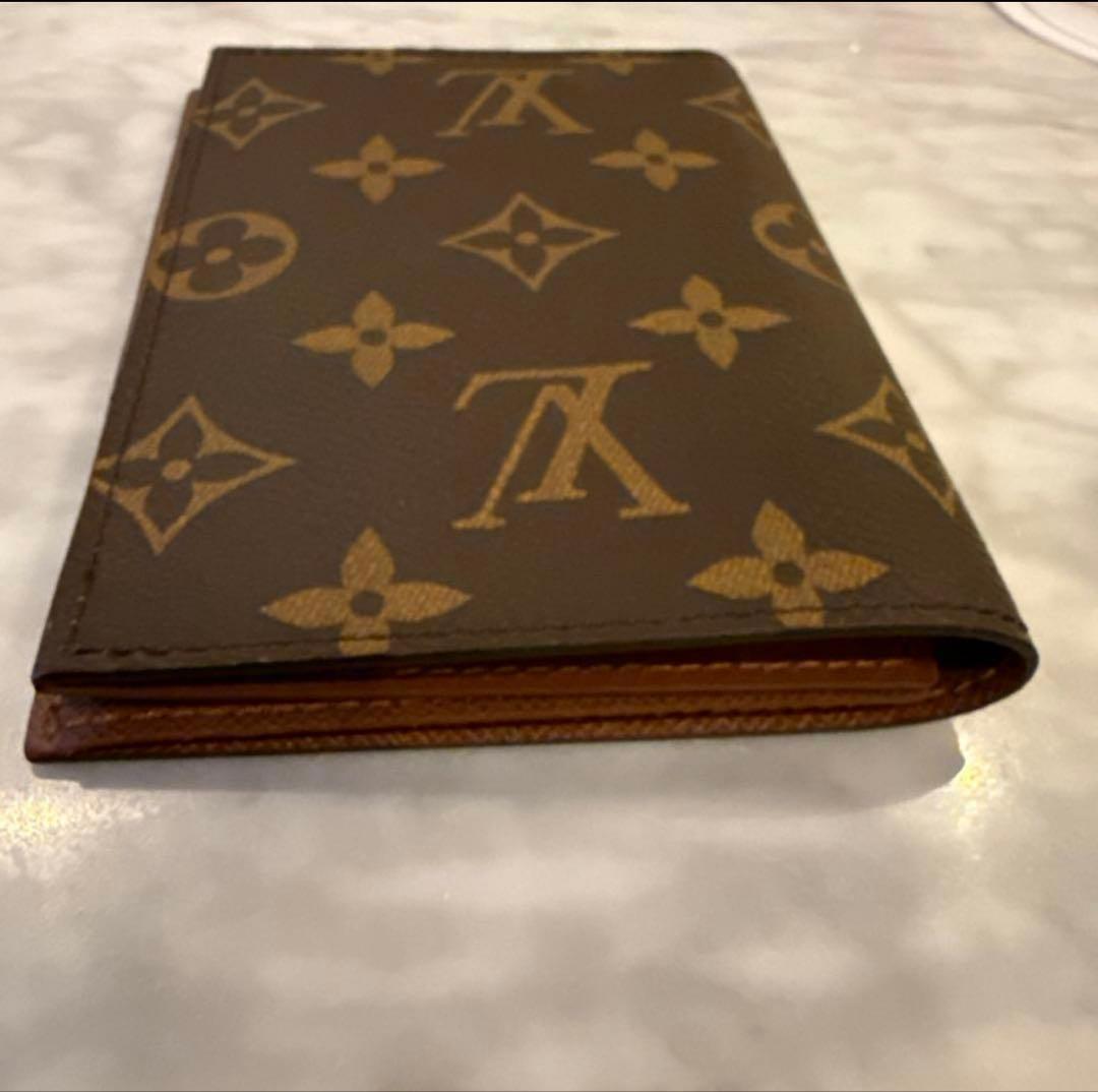 LOUIS VUITTON　パスポートケース 1点