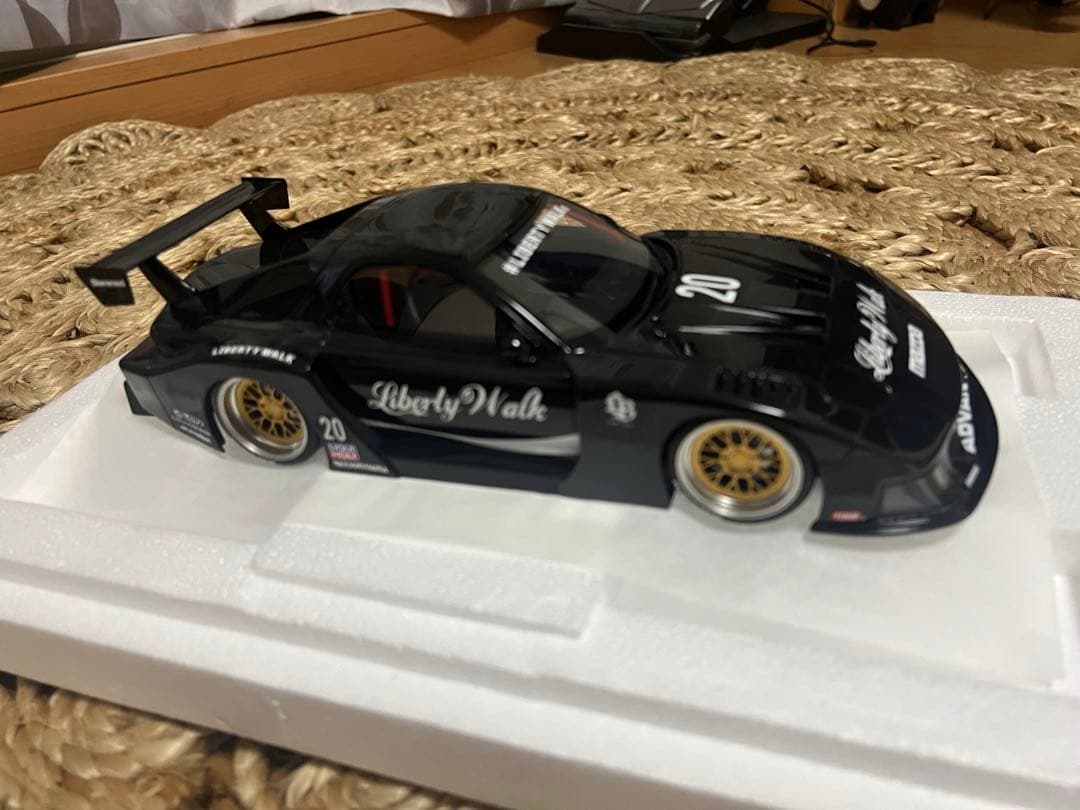 LBWK RX-7モデルカー