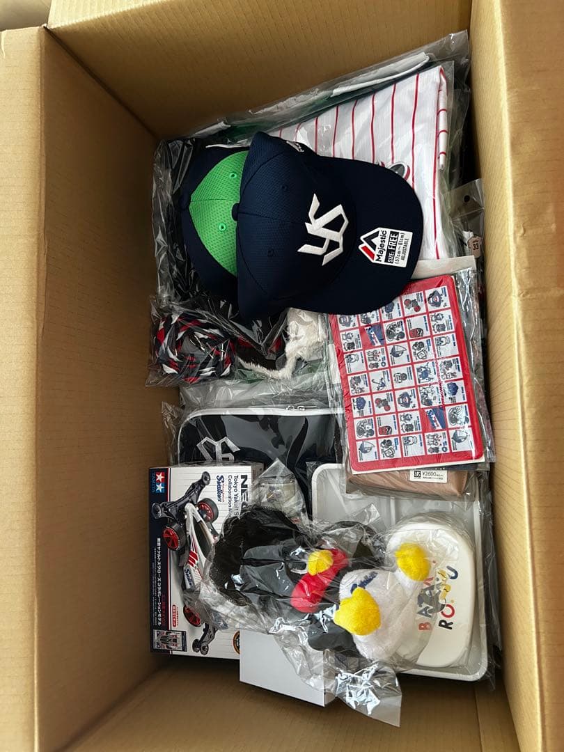 ファン感謝デイ2025 ヤクルトスワローズ福袋 グッズ 36点 ユニフォーム