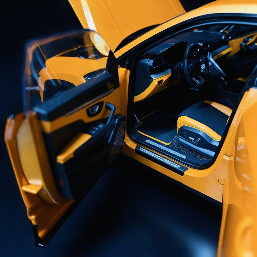 AUTOart 1/18 ランボルギーニ ウルス イエロー