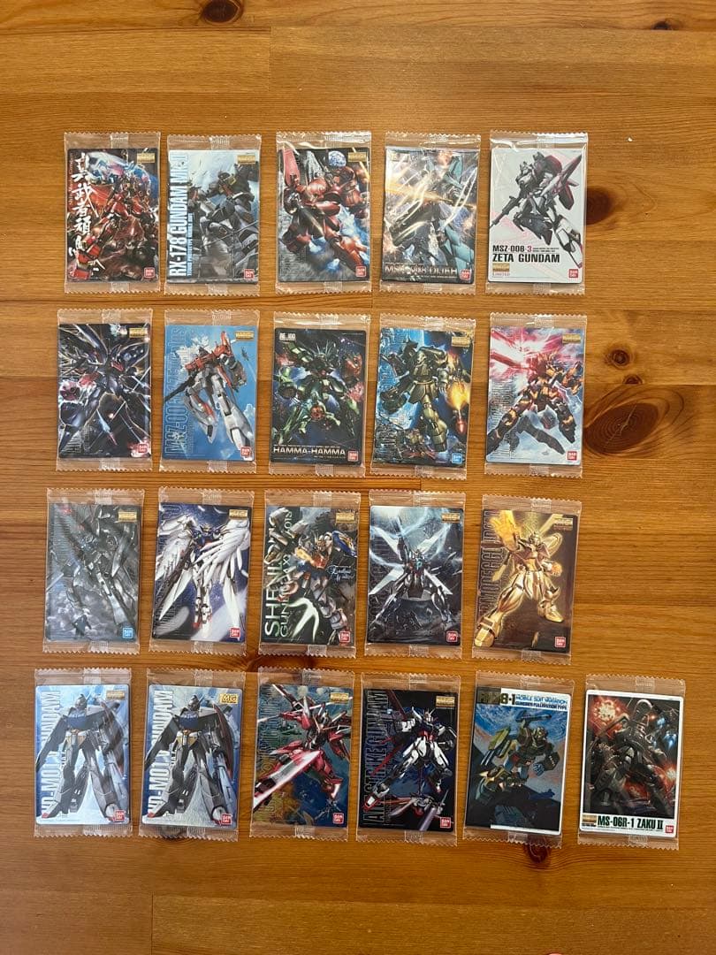 ガンプラ パッケージアートコレクション 83枚セット 未開封