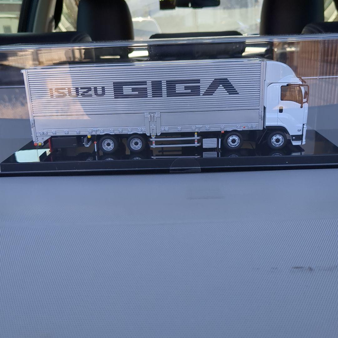 ISUZU GIGA 1/32 ダイキャストモデル