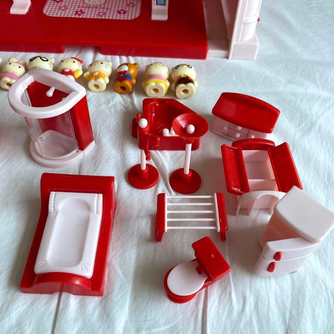 確認用写真　HELLO KITTY　ドールハウス　赤い屋根　ハローキティのお家