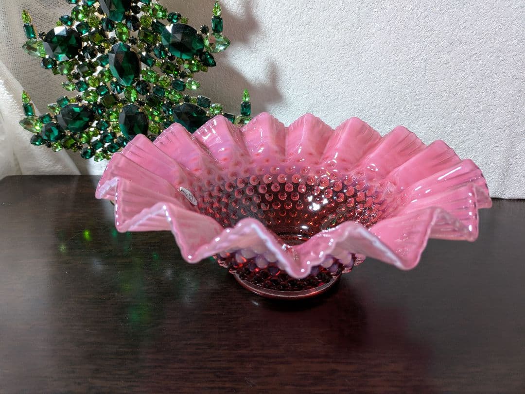 フェントン　クランベリーホブネイルオパルセント　フリルエッジ　ラージガラスボウル